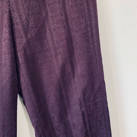 Elie Tahari Burgundy Jacquard Straight Leg Pants - Picture 2 of 5